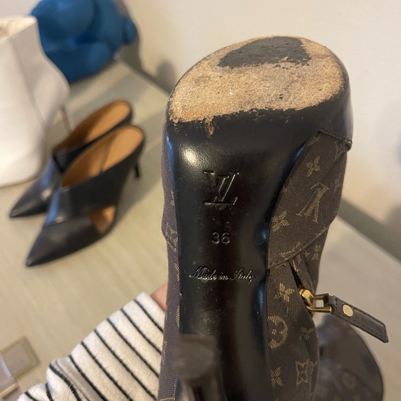 Louis Vuitton Brown Monogram Idylle Canvas & Patent Peep Toe - Picture 3 of 3